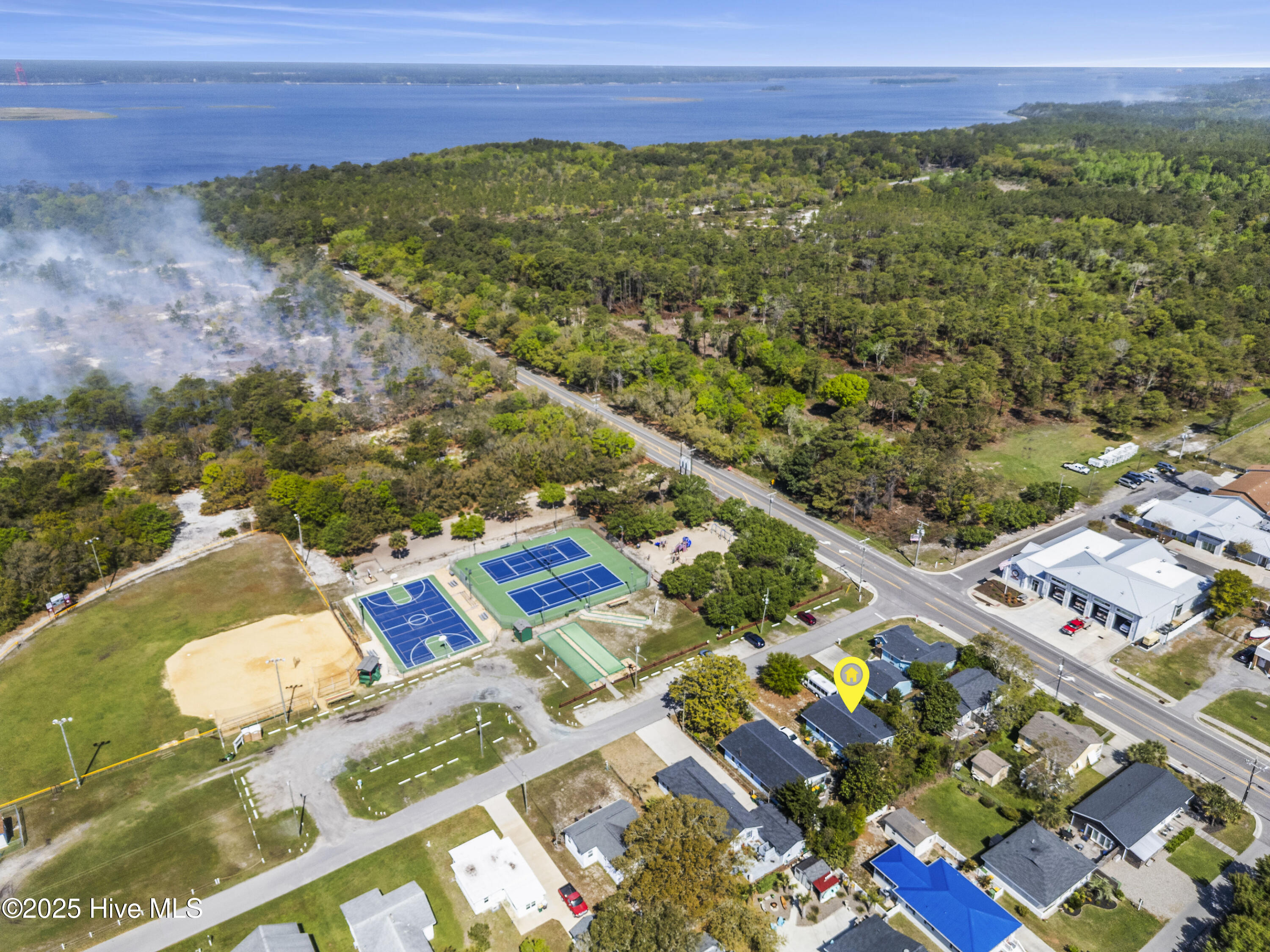 109 S Seventh Avenue