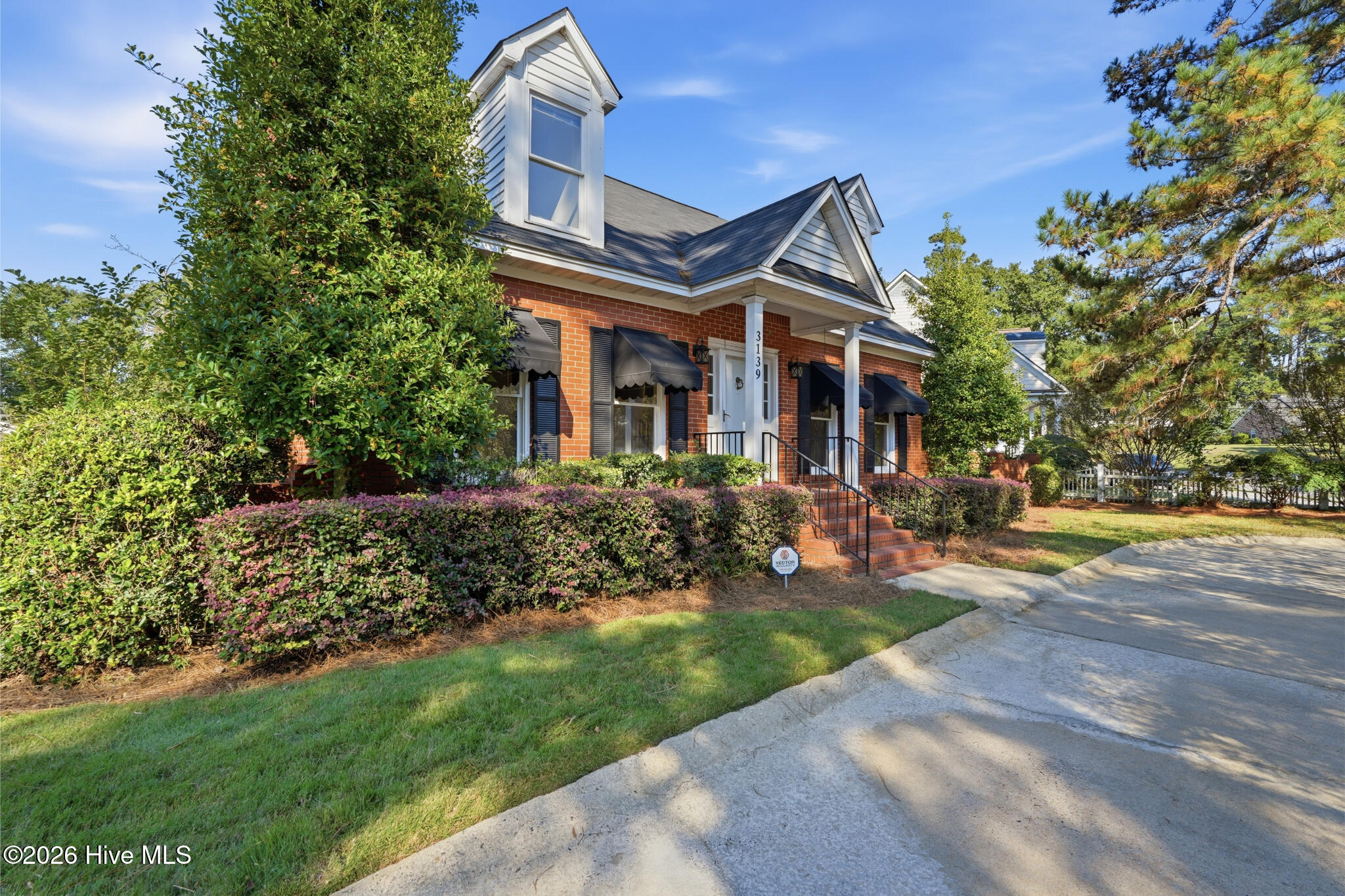 3139 W Lake Forest Drive