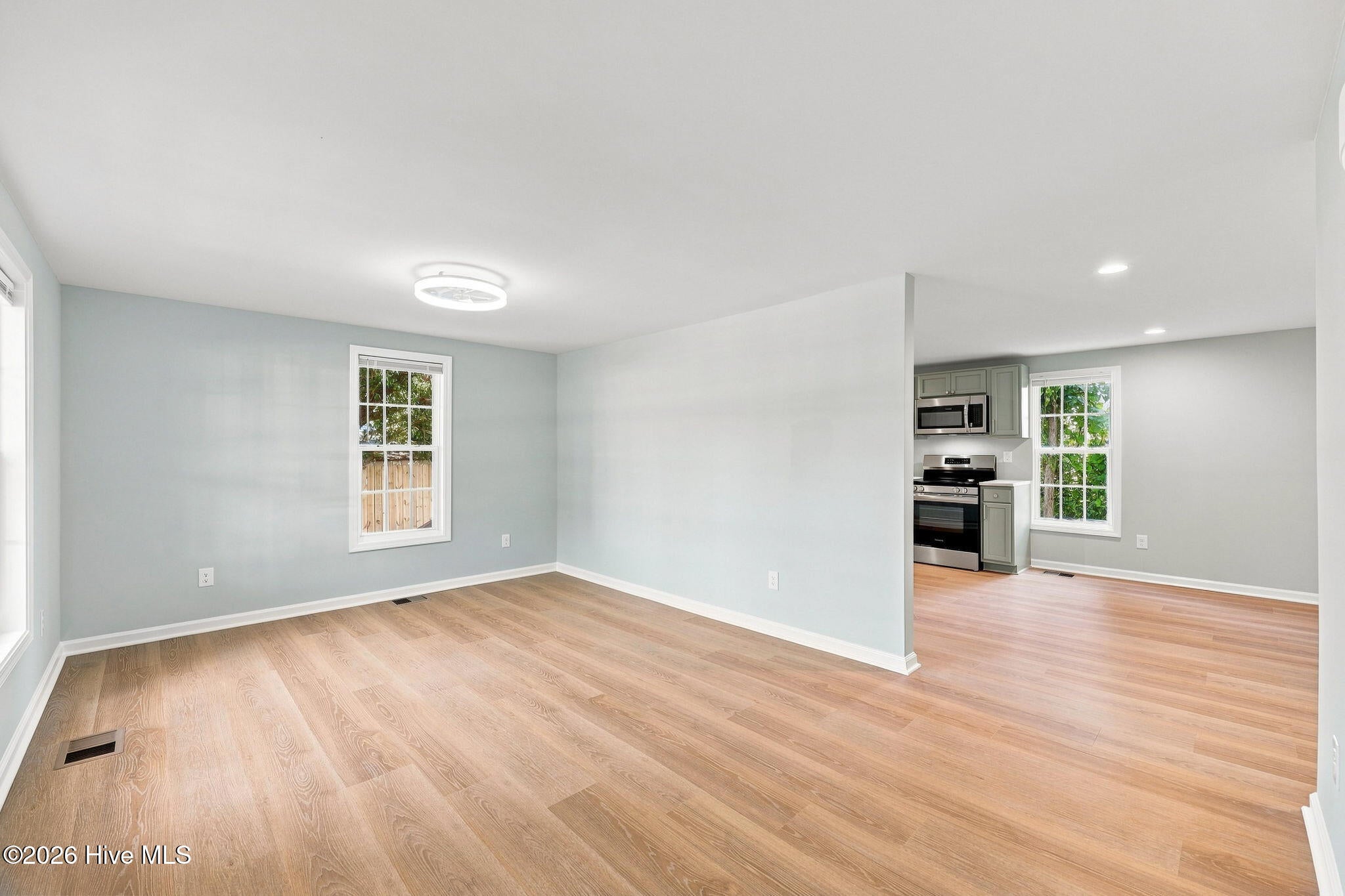 105 W Wallace Street