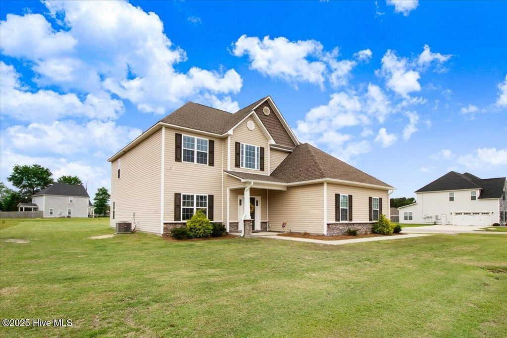 Photo of 404 Clemens Drive, Pikeville, NC 27863 (MLS # 100513187)