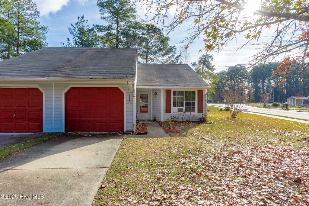 Photo of 1500 Fairfax Lane, New Bern, NC 28562 (MLS # 100543689)