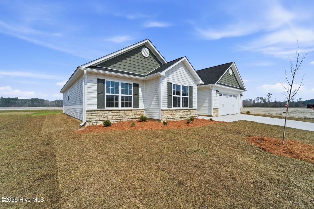 Photo of 210 Windsor Run Boulevard, Jacksonville, NC 28546 (MLS # 100530741)