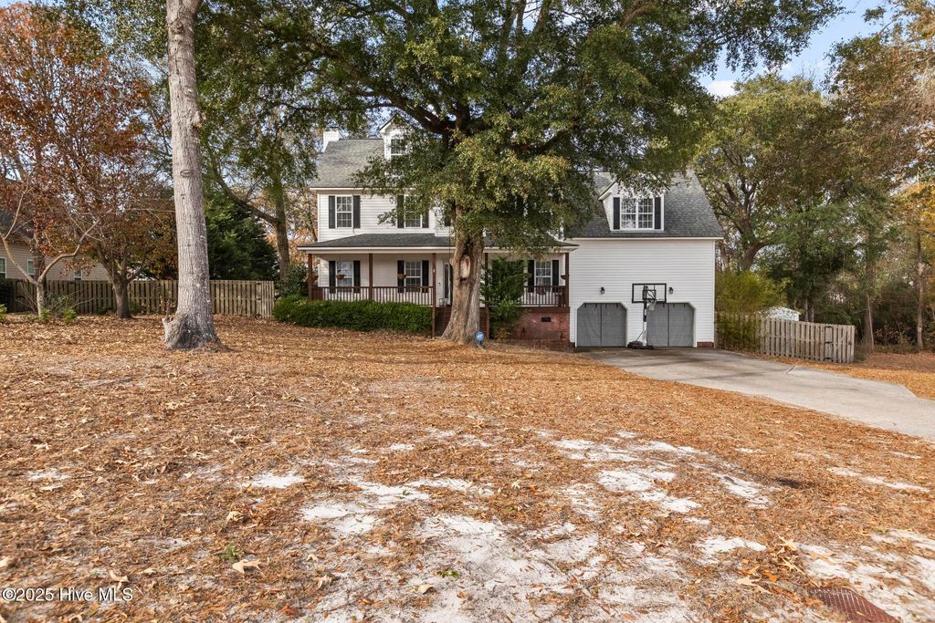 Photo of 143 Shellbank Drive, Sneads Ferry, NC 28460 (MLS # 100546183)