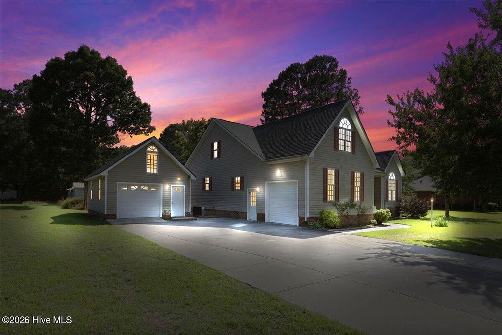 Photo of 105 W Raintree Lane, Goldsboro, NC 27534 (MLS # 100576195)