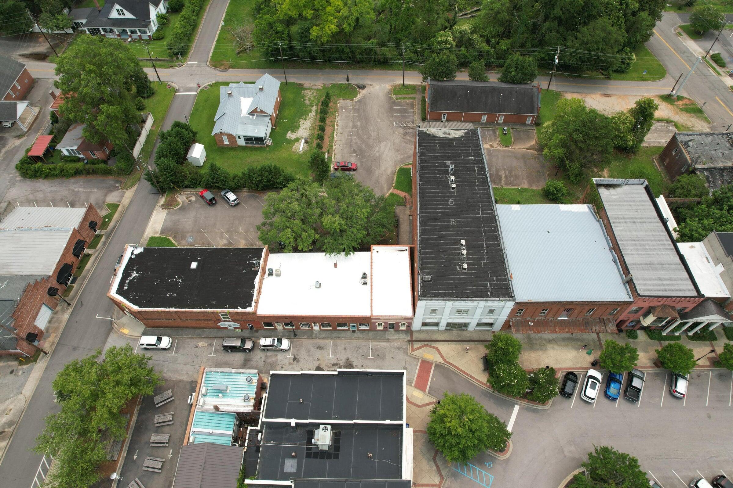 112 Courthouse Square