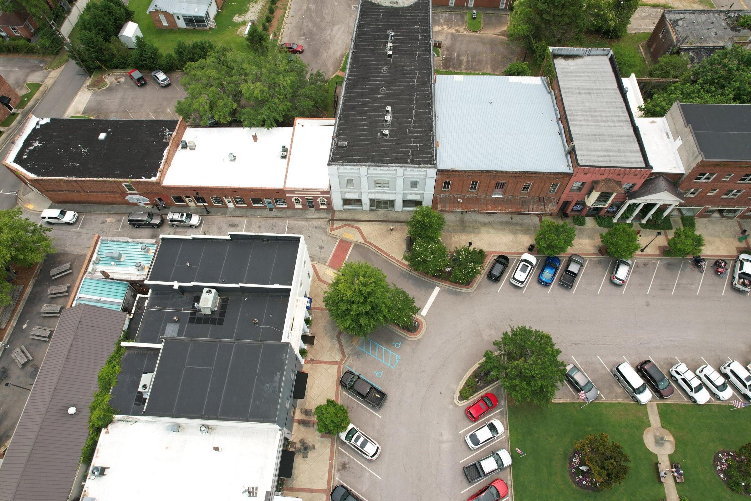 112 Courthouse Square