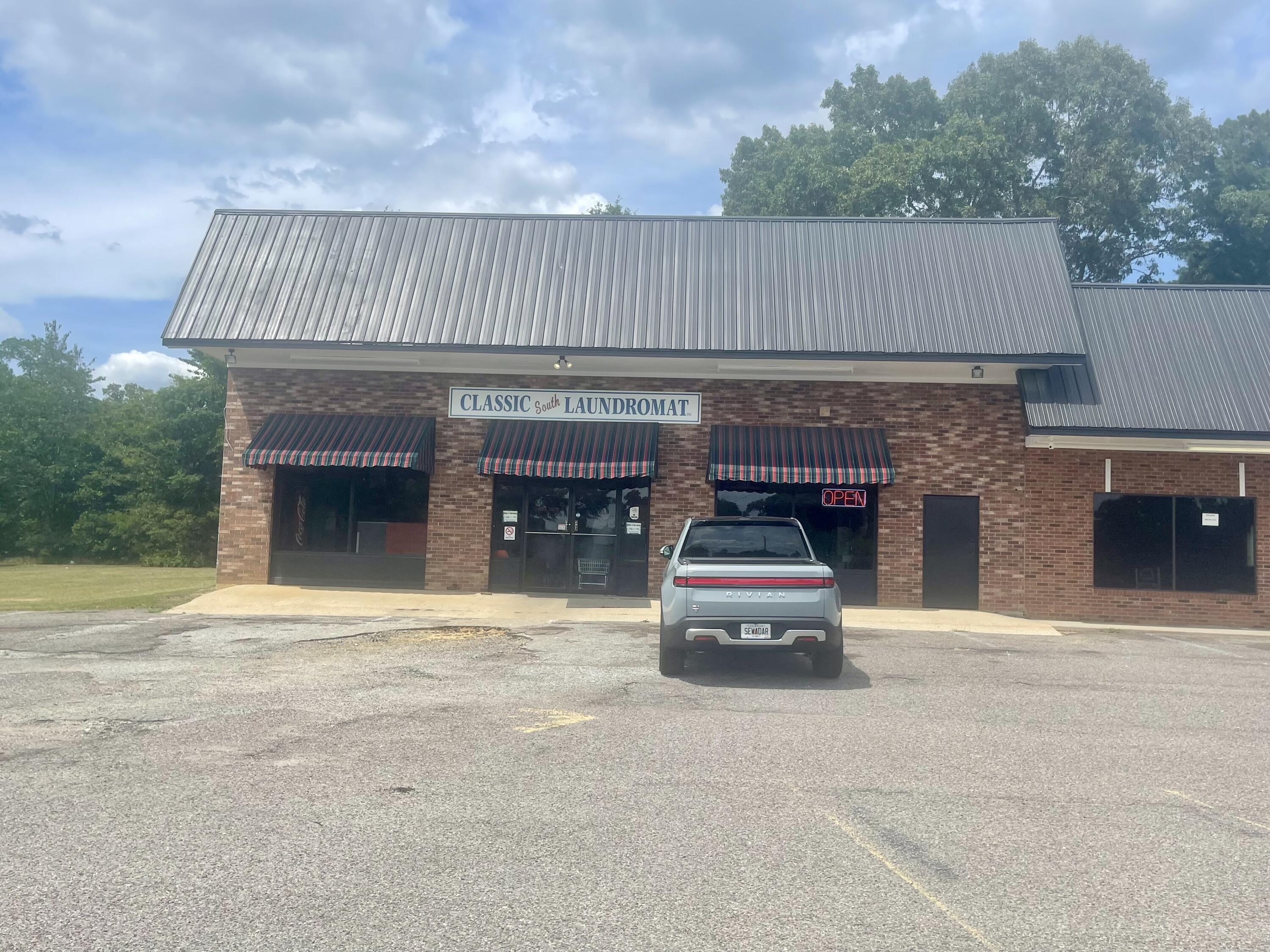 202 Thomson Hwy / Hwy 17 North