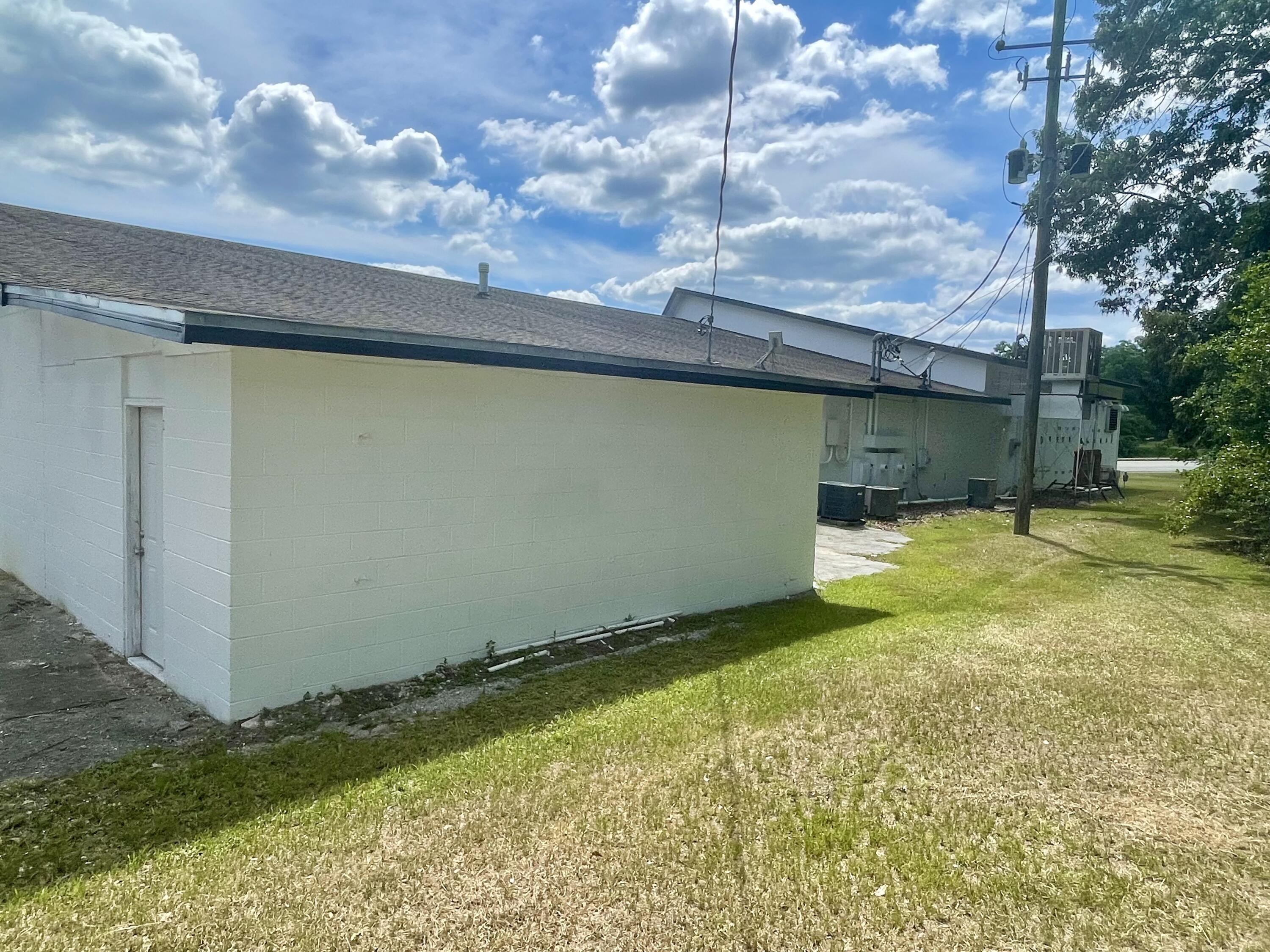 202 Thomson Hwy / Hwy 17 North