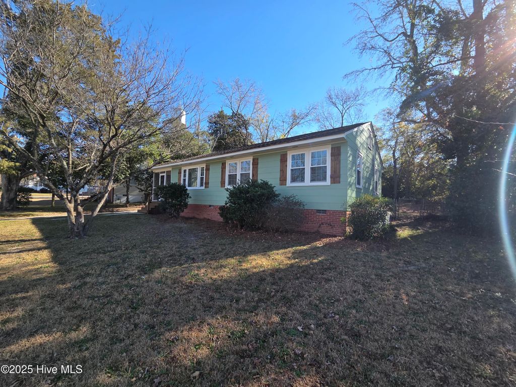Photo of 1012 Walnut Lane, Rockingham, NC 28379 (MLS # 100545490)