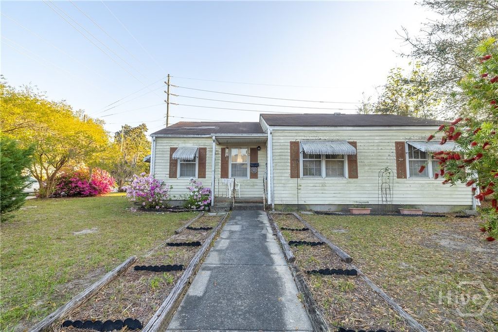 Photo of 2121 E 58th Street, Savannah, GA 31404 (MLS # SA353022)