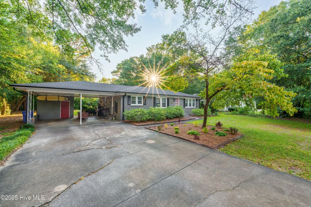 Photo of 322 Longstreet Drive, Wilmington, NC 28412 (MLS # 100549318)
