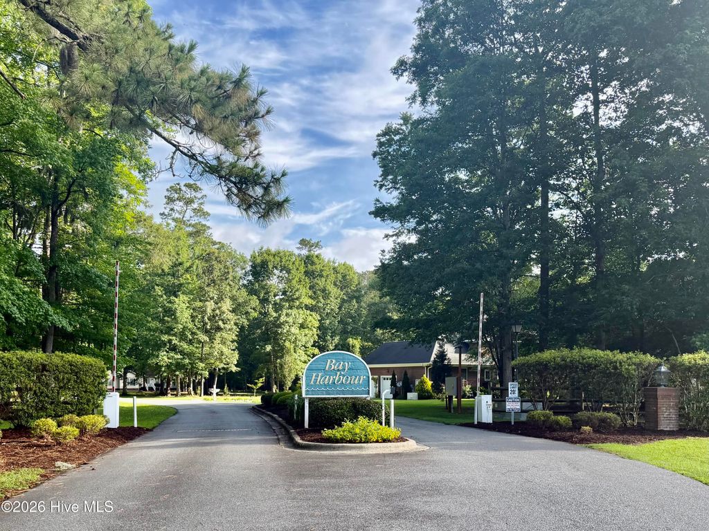 Photo of 98 Waters Edge Drive, Chocowinity, NC 27817 (MLS # 100577094)
