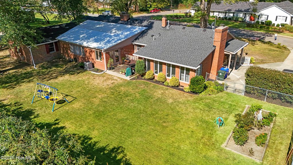 Photo of 321 Circle Drive, Ahoskie, NC 27910 (MLS # 100556039)