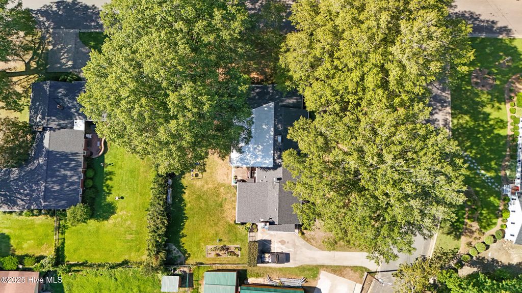 Photo of 321 Circle Drive, Ahoskie, NC 27910 (MLS # 100556039)