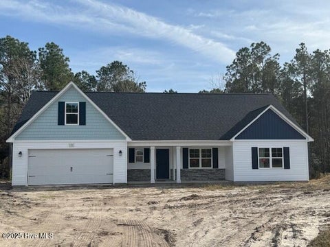 Homes For Sale - 511 Large Oak Drive<br/> Onslow County, Hubert, NC 28539