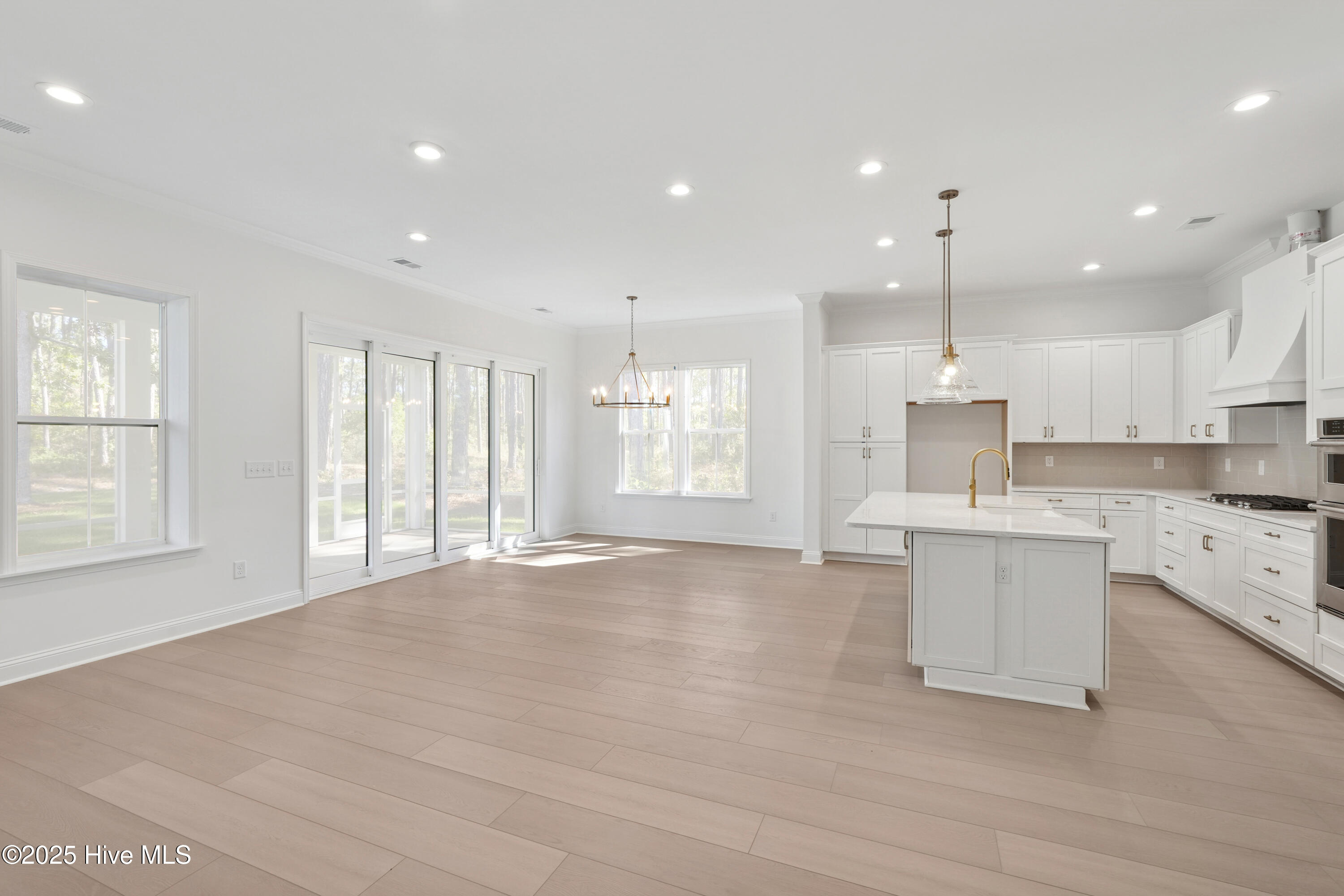 1564 St Lucia Drive SW