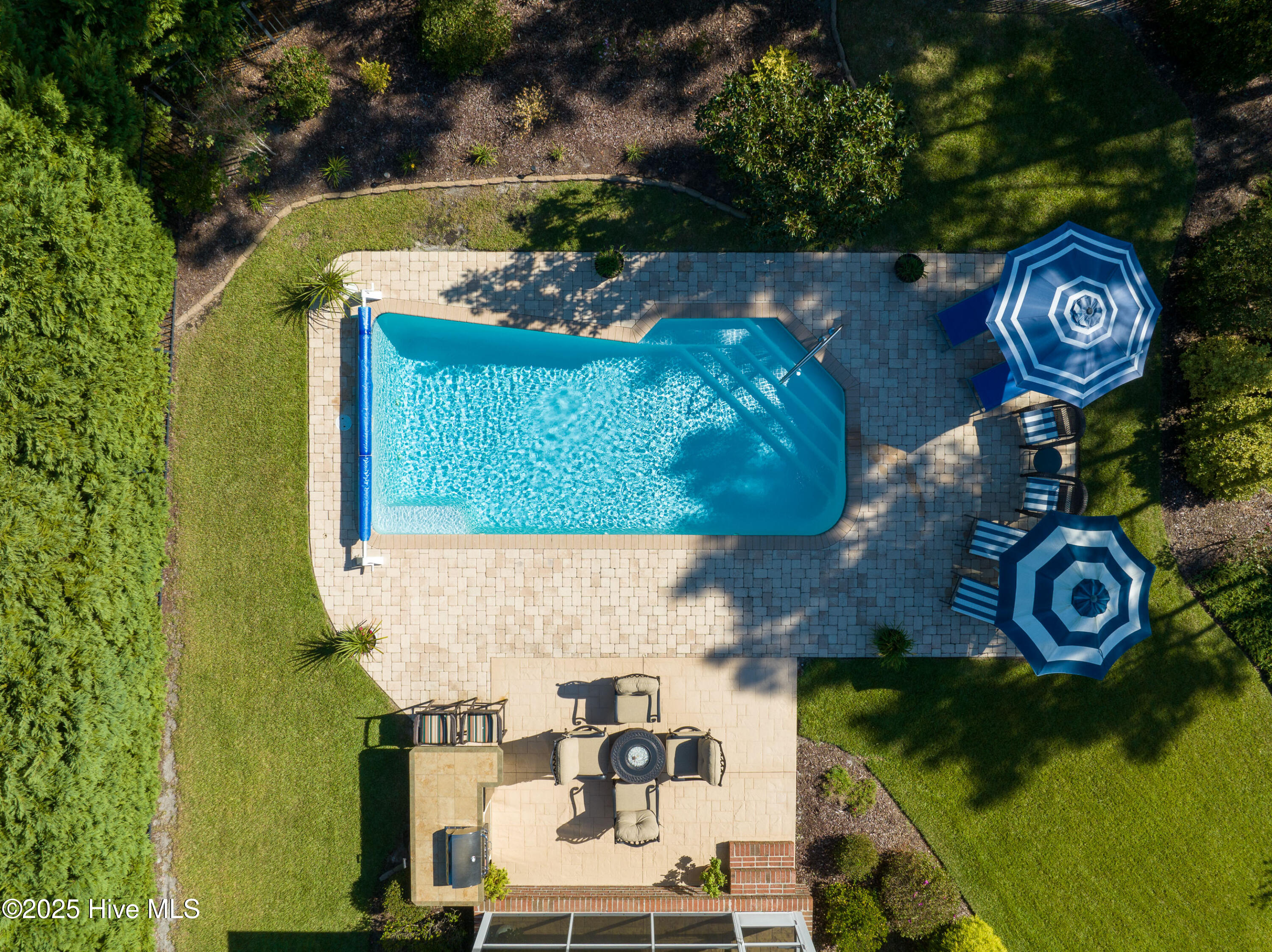 2702 Shady Pine Circle