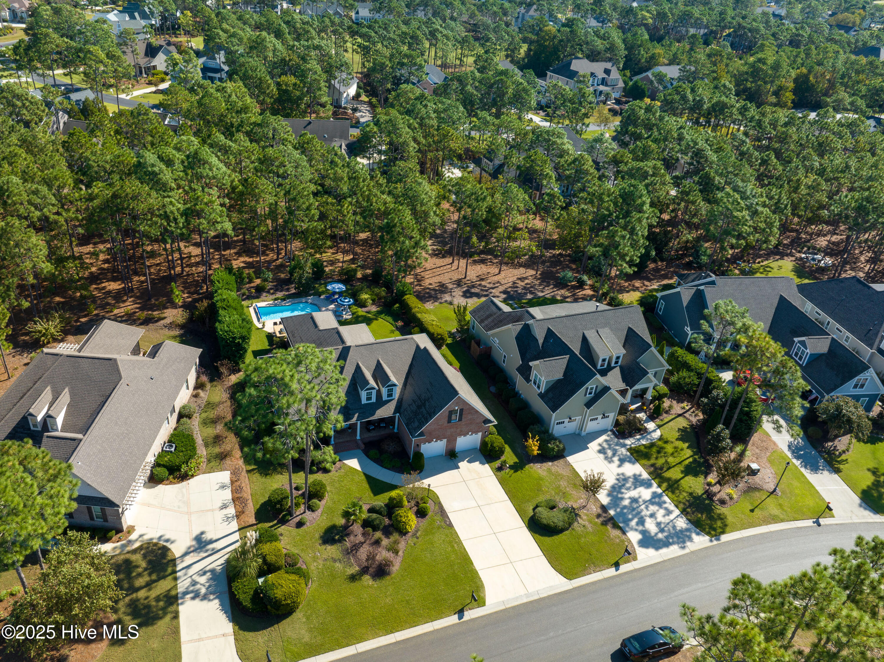 2702 Shady Pine Circle