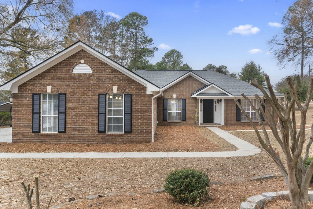 Photo of 2020 Country Place Drive, Augusta, GA 30906 (MLS # 550507)