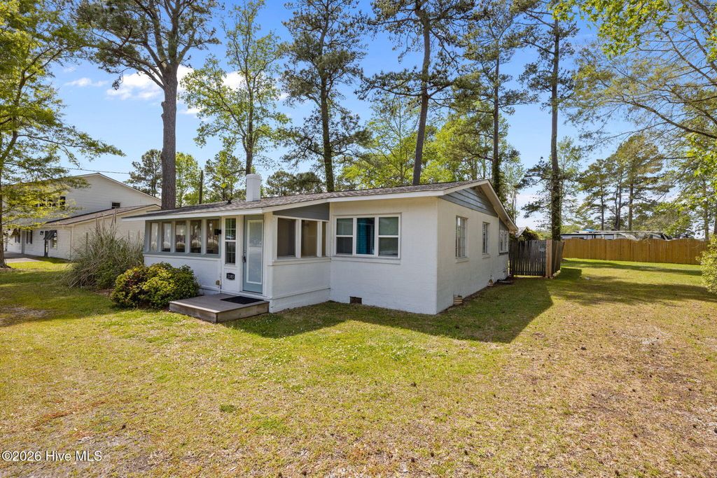 Photo of 1103 Broad Street Ext, Oriental, NC 28571 (MLS # 100567569)