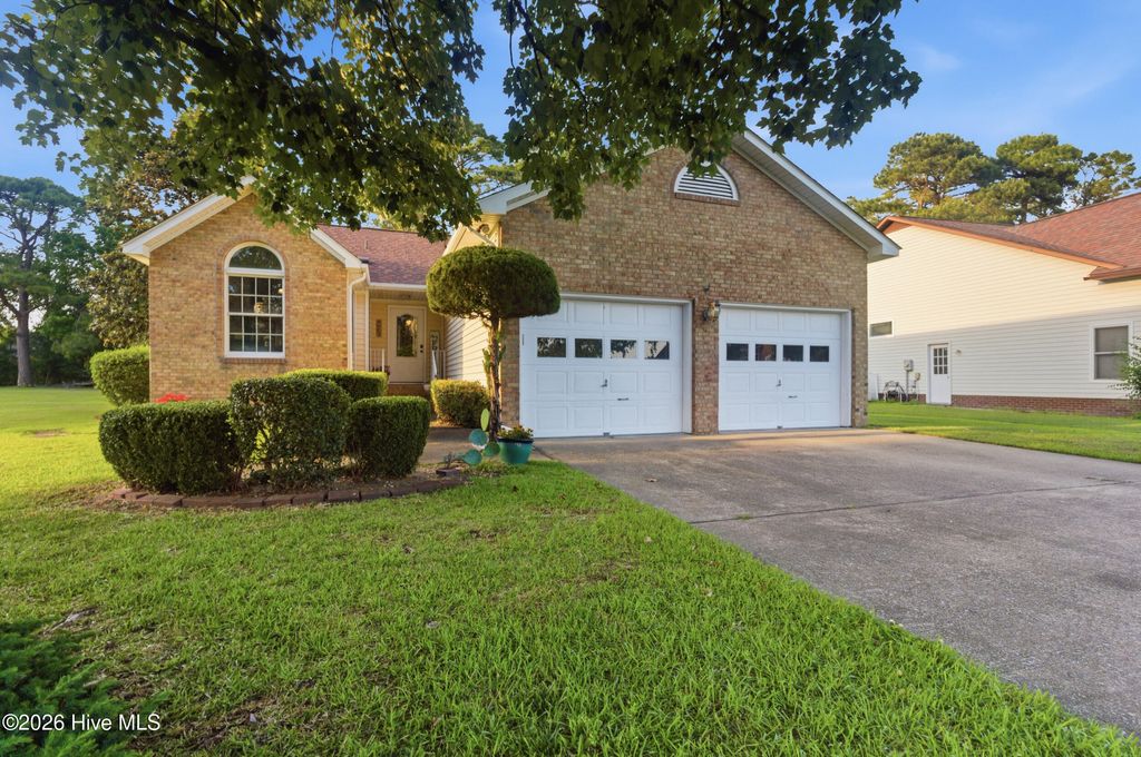Photo of 6009 Pelican Drive, New Bern, NC 28560 (MLS # 100577667)