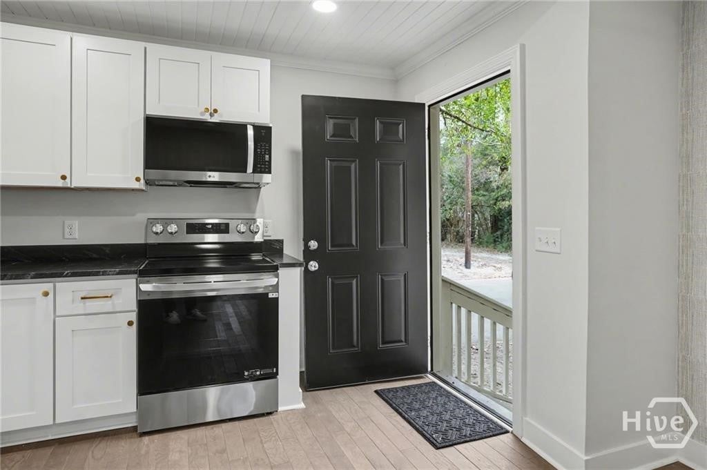 Photo of 121 W 61st Street, Savannah, GA 31405 (MLS # SA362640)