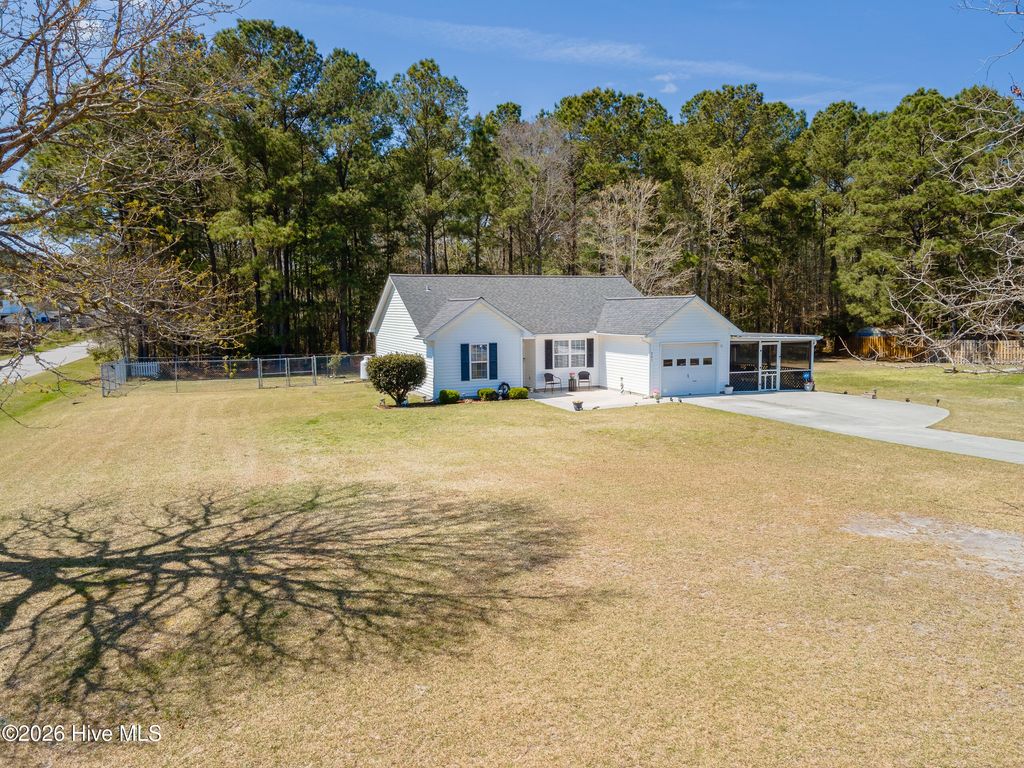 Photo of 201 Blueberry Court, Hubert, NC 28539 (MLS # 100563570)