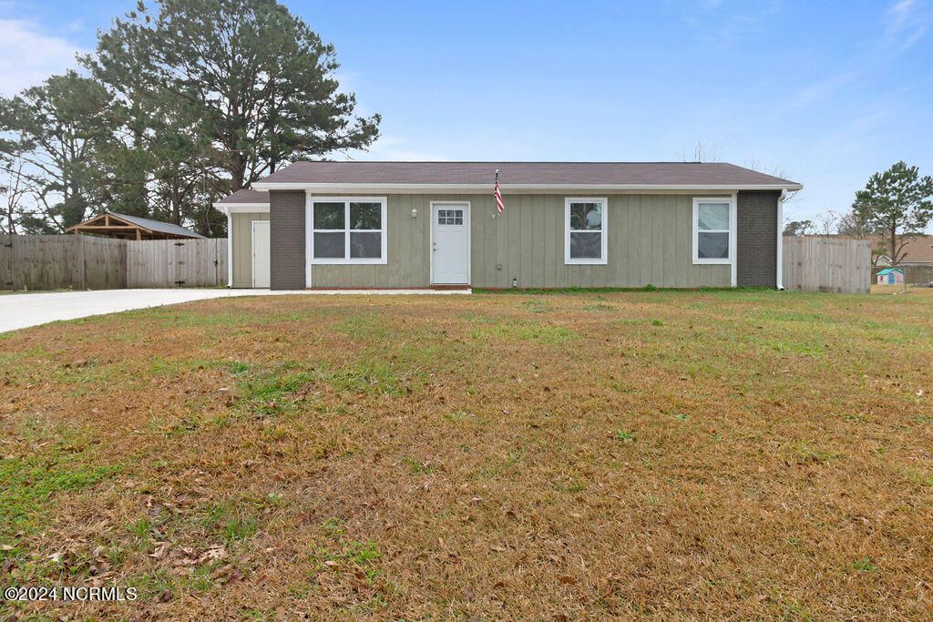Photo of 106 Pecan Lane, Jacksonville, NC 28546 (MLS # 100572492)