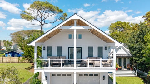 Apartment For Rent - 1527 Front Street #B<br/> Carteret County, Beaufort, NC 28516