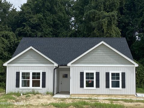 Homes For Sale - 105 Chester Place<br/> Pikeville, NC 27863