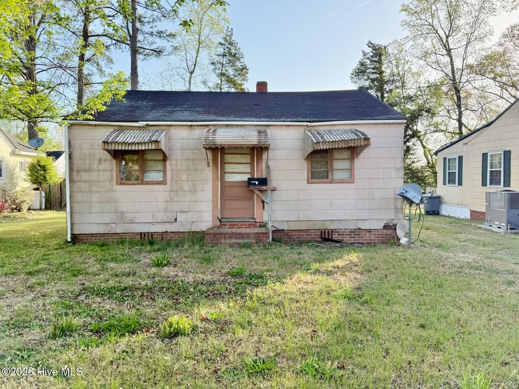 Photo of 807 Taylor Street, Windsor, NC 27983 (MLS # 100566146)