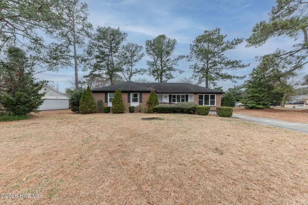 Photo of 605 Winchester Road, Jacksonville, NC 28546 (MLS # 100558087)