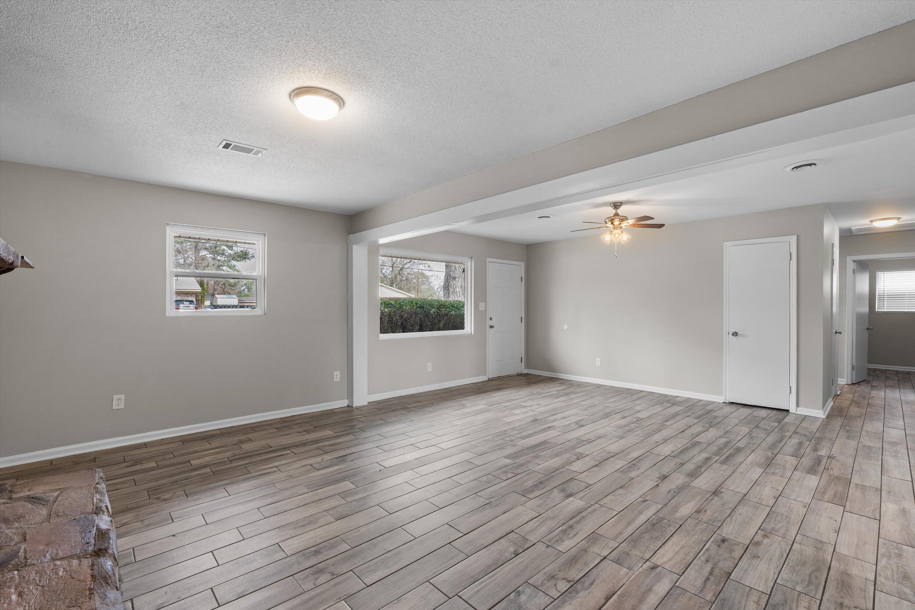 1918 Kings Grant Drive