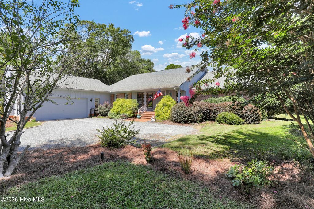 Photo of 123 Olde Point Road, Hampstead, NC 28443 (MLS # 100570450)