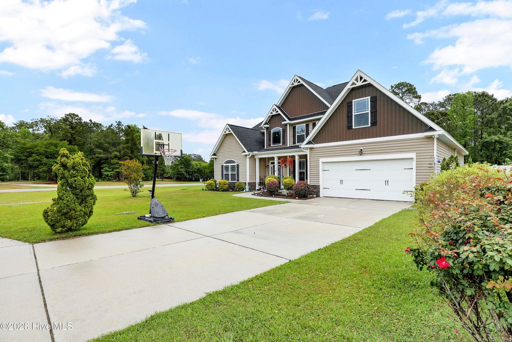 Photo of 201 Wedgefield Circle, Maple Hill, NC 28454 (MLS # 100571077)
