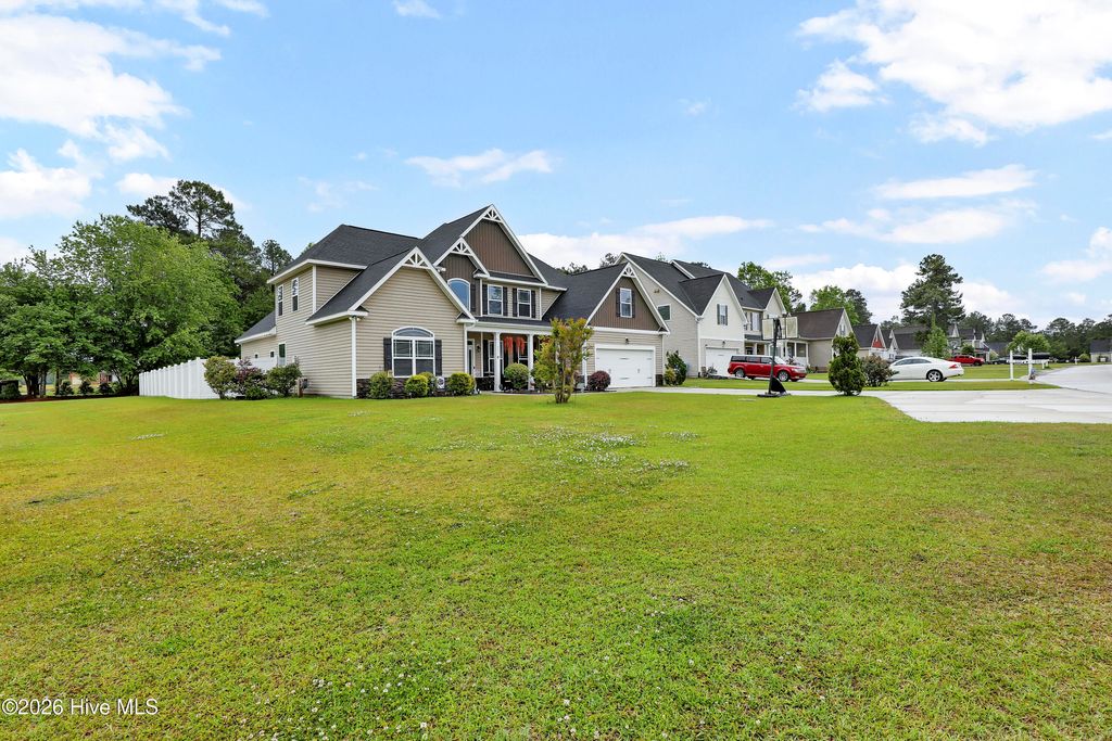 Photo of 201 Wedgefield Circle, Maple Hill, NC 28454 (MLS # 100571077)