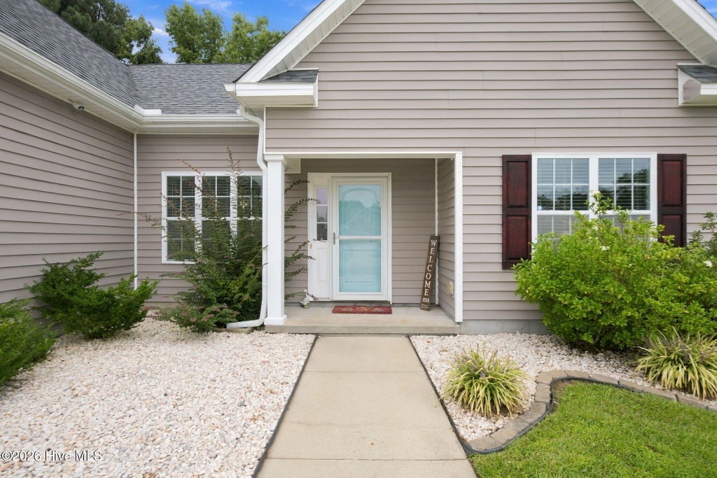 Photo of 104 Lynden Lane, New Bern, NC 28560 (MLS # 100606024)