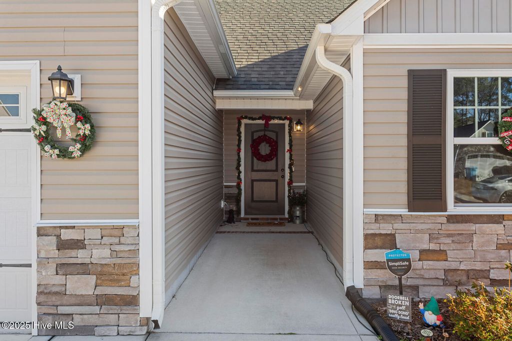 Photo of 233 Westfield Drive, Richlands, NC 28574 (MLS # 100545268)