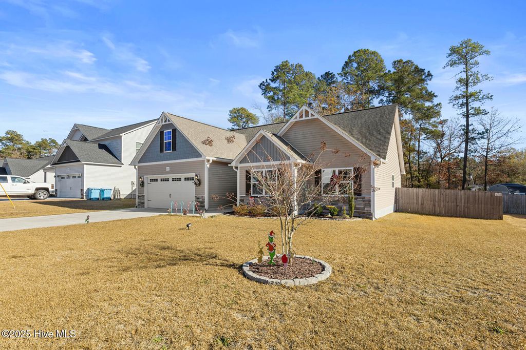 Photo of 233 Westfield Drive, Richlands, NC 28574 (MLS # 100545268)