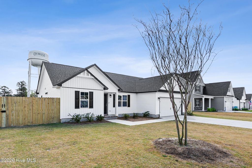 Photo of 501 Orchard Creek Drive, Beulaville, NC 28518 (MLS # 100564337)