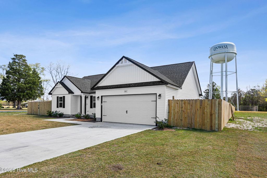 Photo of 501 Orchard Creek Drive, Beulaville, NC 28518 (MLS # 100564337)