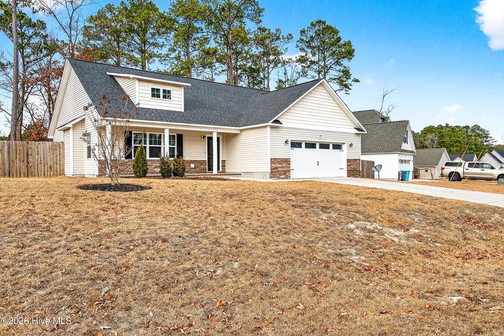 Photo of 220 Westfield Drive, Richlands, NC 28574 (MLS # 100549361)