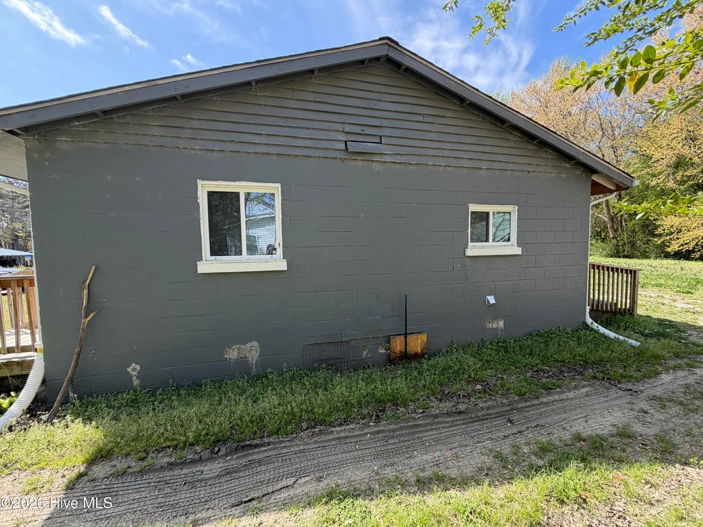 Photo of 2212 Banks Lane E, Wilson, NC 27893 (MLS # 100563296)