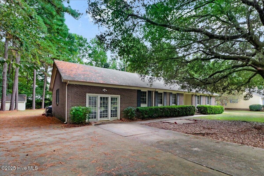 Photo of 2407 Sparre Drive, Kinston, NC 28504 (MLS # 100531887)