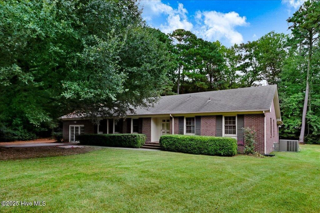 Photo of 2407 Sparre Drive, Kinston, NC 28504 (MLS # 100531887)