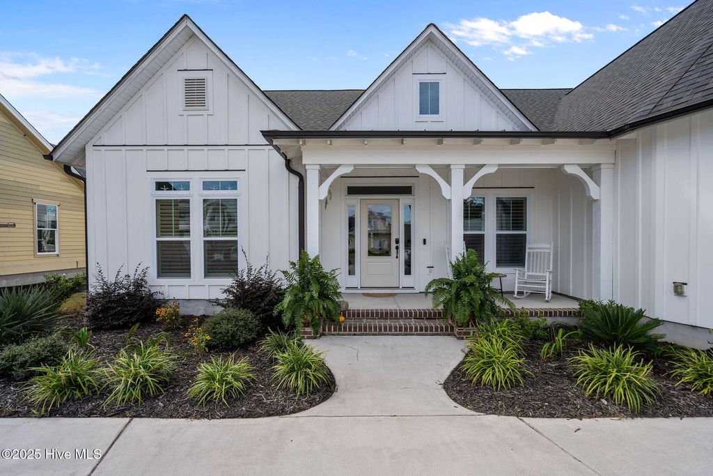 Photo of 186 E Keel Drive, Hampstead, NC 28443 (MLS # 100536162)