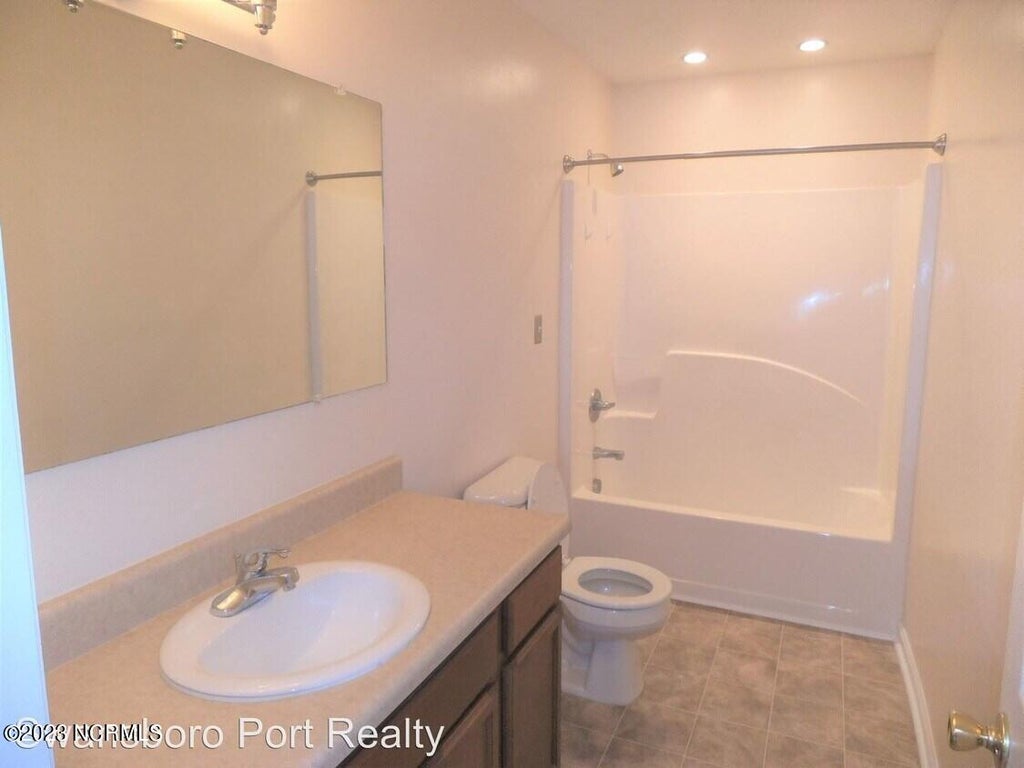 Photo of 160 Kelly Circle, Hubert, NC 28539 (MLS # 100592853)