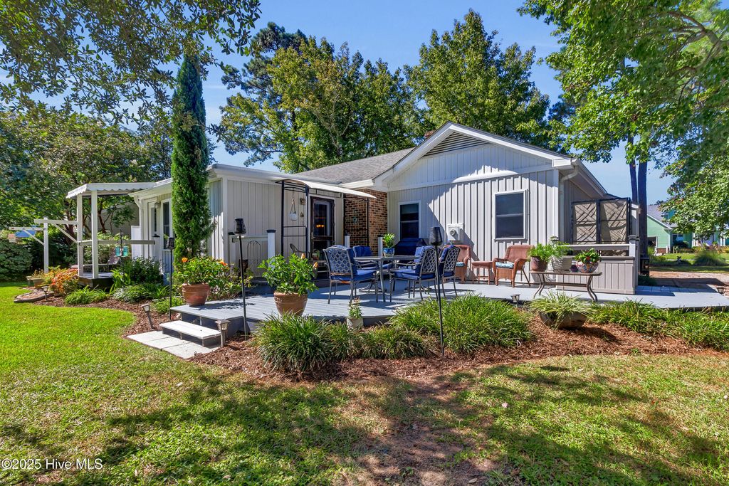 Photo of 240 Rudolph Drive, Beaufort, NC 28516 (MLS # 100529034)