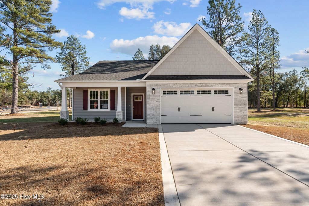 Photo of 820 Winds Way, Aberdeen, NC 28315 (MLS # 100551377)
