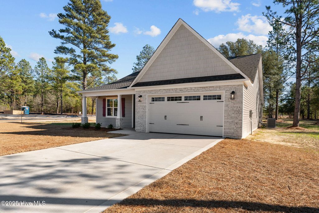 Photo of 820 Winds Way, Aberdeen, NC 28315 (MLS # 100551377)